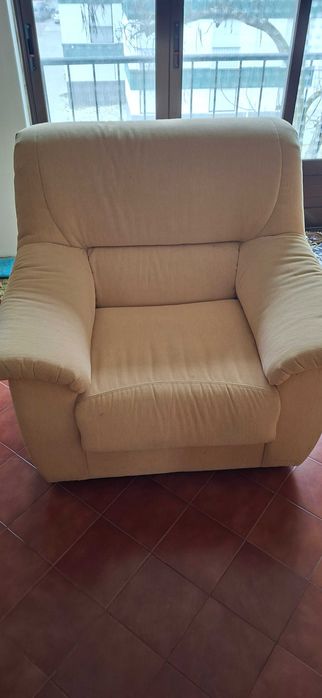 Conjunto Sofá cama de 3 lugares com 2 Sofás Individuais e Pufe