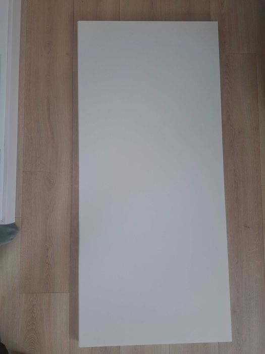 Biały blat laminowany 139,5x63,5 cm