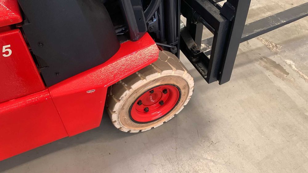 Empilhador Elétrico Linde E15Z