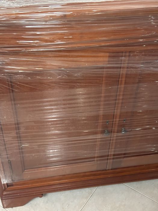 Sapateira usada cerejeira