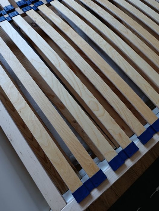 Nowy stelaż do łóżka 160x200