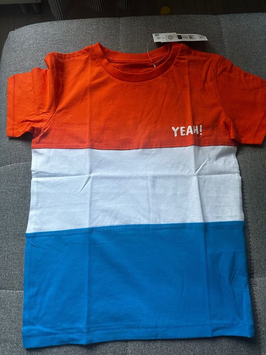 T-shirt chłopięcy ze Smyka rozmiar 128