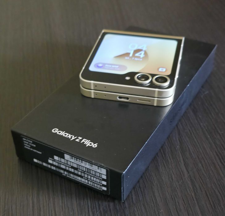 Samsung Galaxy Z Flip 6