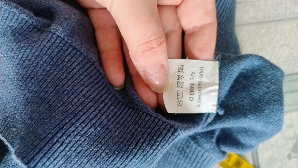 Męski bawełniany sweterek w serek rozmiar M