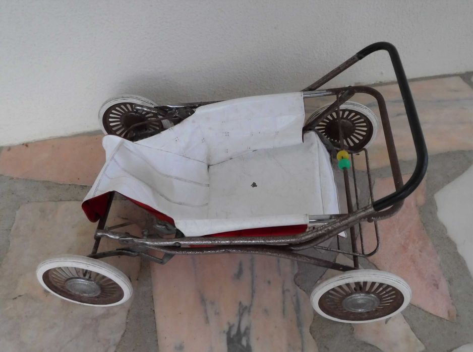 Carrinho de bonecas antigo, anos 70