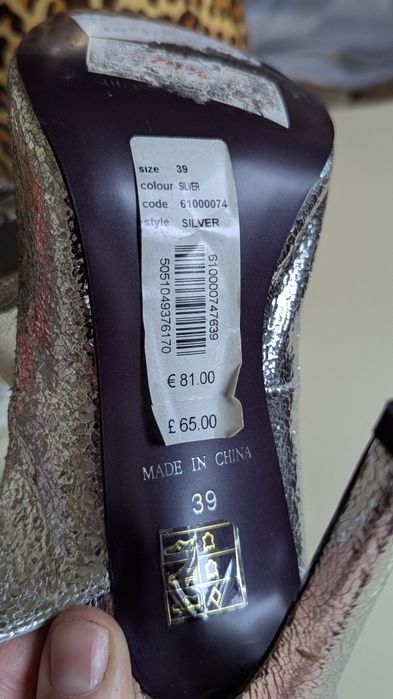 Oasis босоніжки 39 розмір шкіра нові