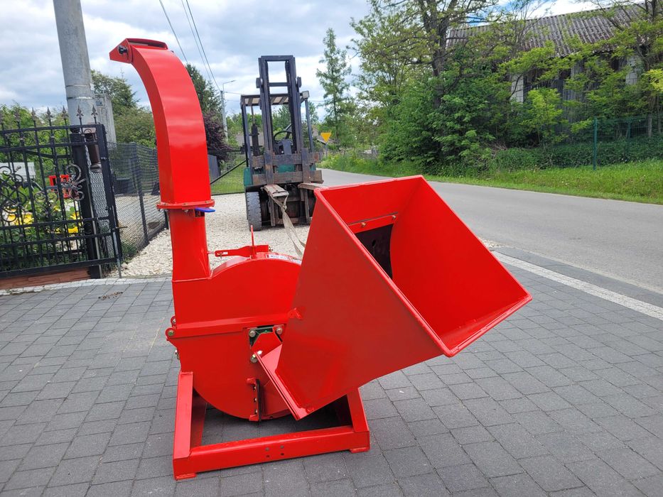 Rozdrabniacz do gałęzi/ Rębak tarczowy nożowy Rembak na wałek Ciągnika