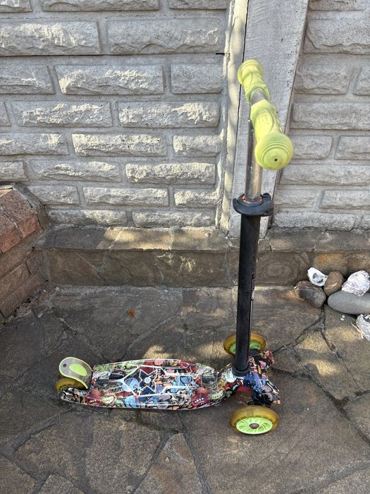 Детский самокат.