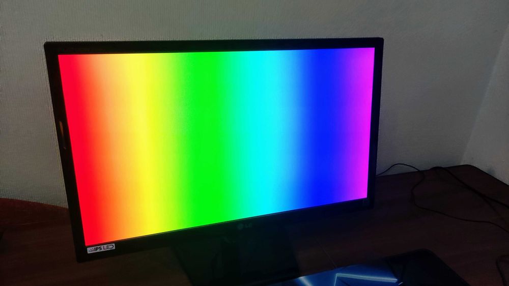 IPS Монитор 23 дюйма LG IPS234T / 1920 x 1080 fullhd