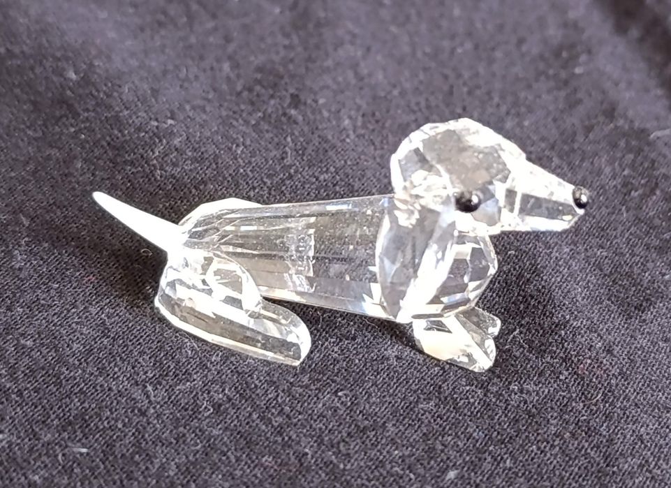 Swarowsky - Cão deitado