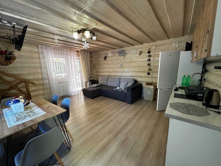 Продається дачний будинок в с. Синевир