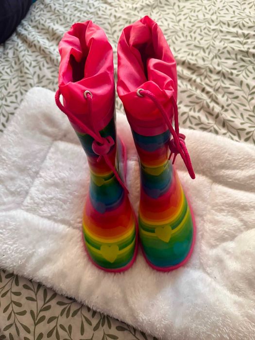 Botas de Chuva Menina Tamanho 32 – Arco-Íris e Corações