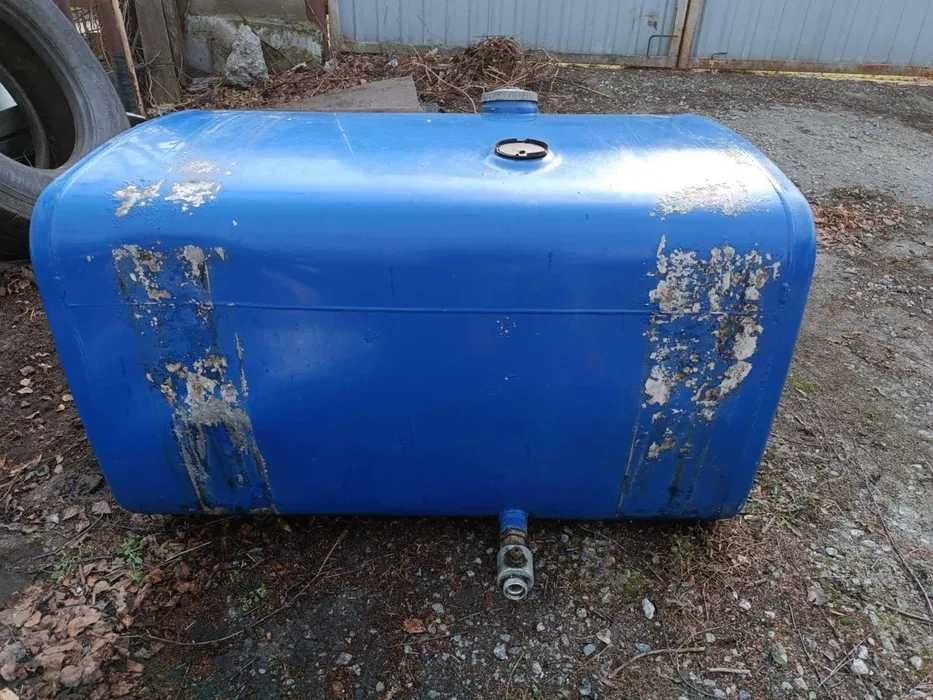 Бак топливный 600л