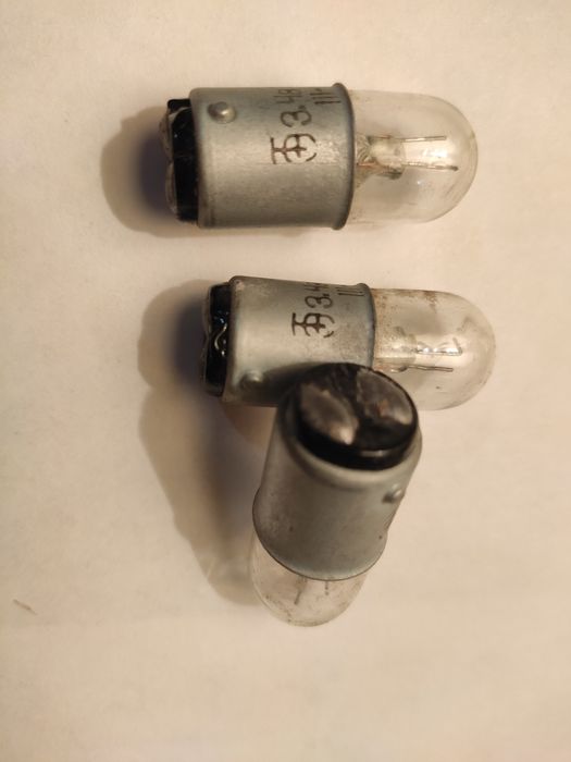 Лампочки для фонарика 3,4в 0,5 а