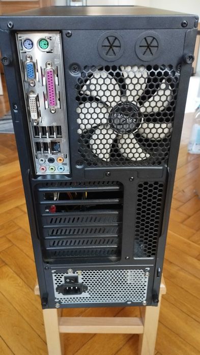 Komputer stacjonarny 8GB + Monitor