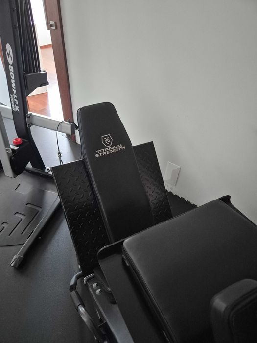 Leg Press / Hack Squat SUPREME453115750447861762
