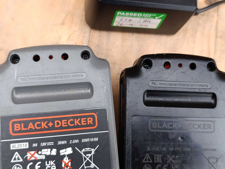 Wkrętarka wiertarka Black Decker 18V z udarem 2 akumulatory ładowarka