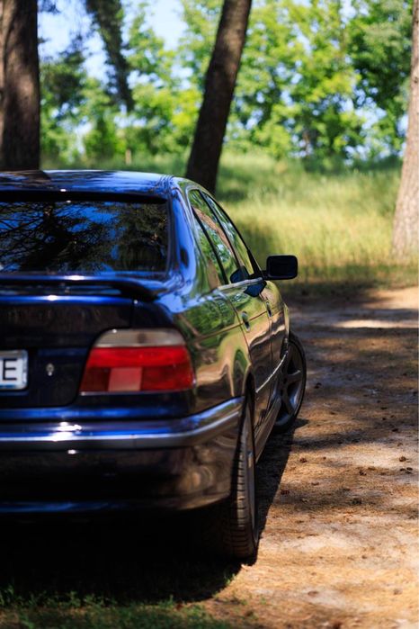 БМВ Е39 BMW E39 автомат 2.0 газ/бенз