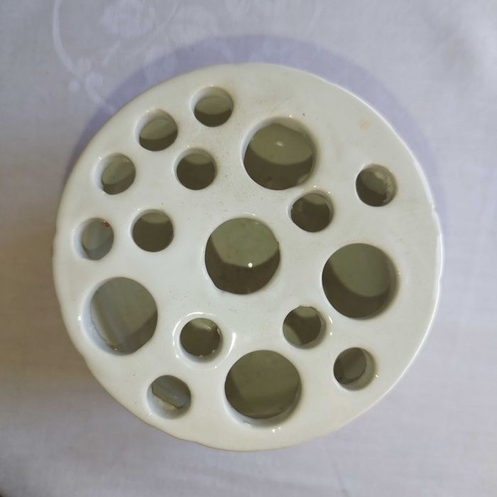 Vintage biała ceramiczna ikebana wazonik