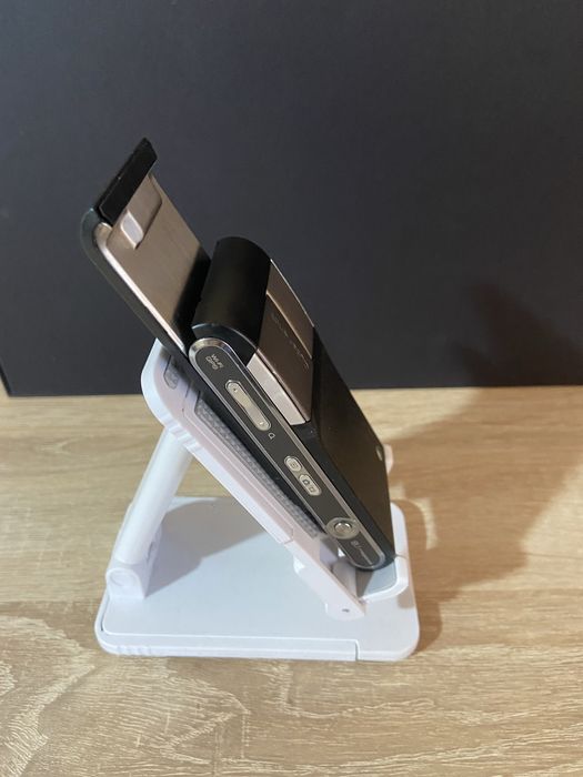 Мобильный телефон Sony ericsson C905