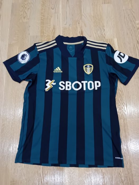 Футбольна форма Leeds United