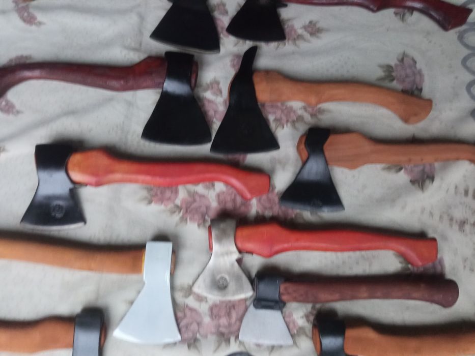 Топор, молоток, кирка.