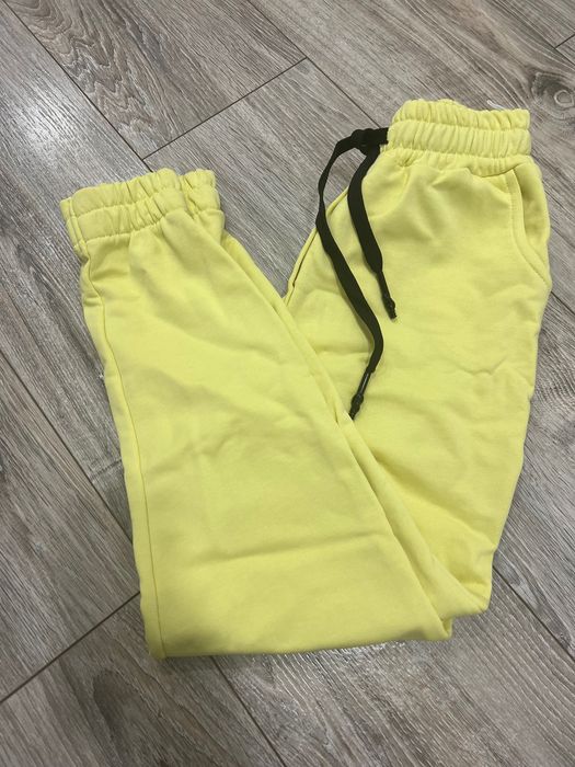 Modny komplet dresowy cytrynowy