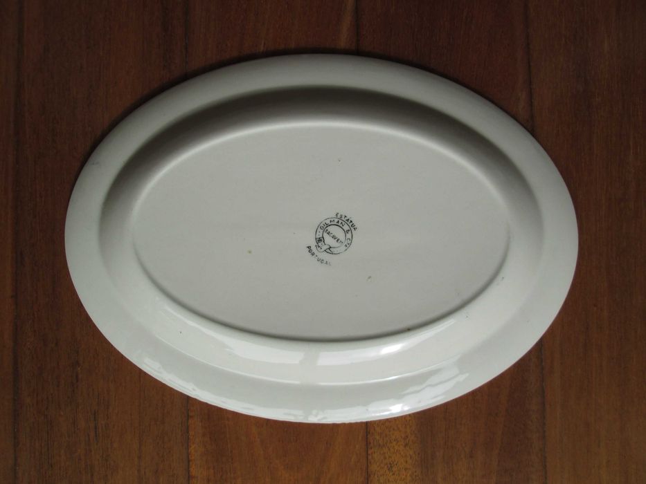 Travessa Pequena Antiga - Estátua - Gilman & CTA - Sacavém - Preta