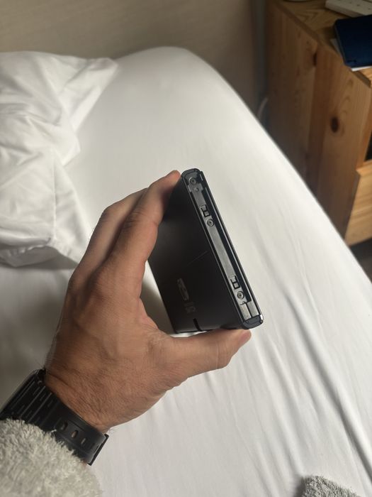 Nintendo Switch Oled + 2 comandos extra + 6 jogos