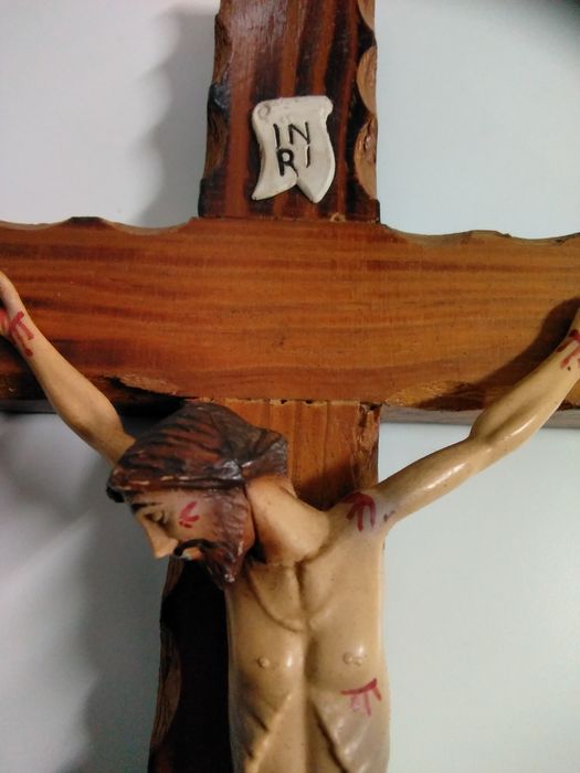 Crucifixo em madeira