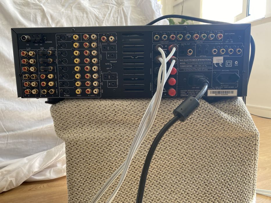 Amplificador Surround Receiver NAD T 752