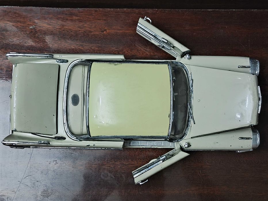 Модель Plymouth Fury 1958 1/18 Motormax