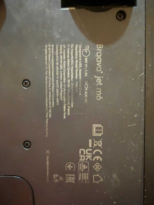 iRobot Braava Jet m6 – robot mopujący + zestaw nowych padów