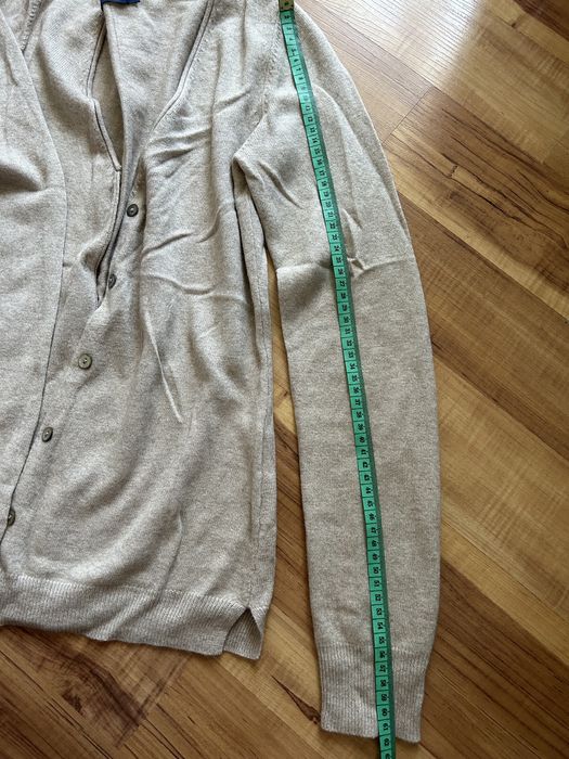 Светр на ґудзиках жіночий