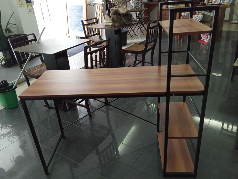 Mesa da marca Kasa