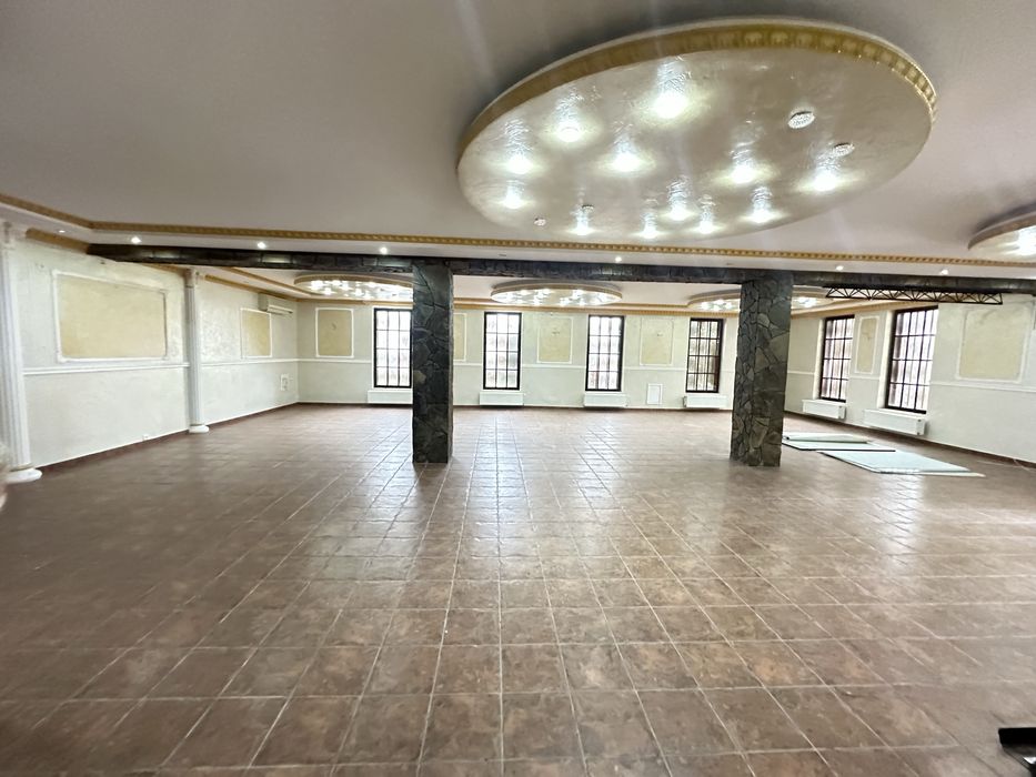 Продається комерційне приміщення