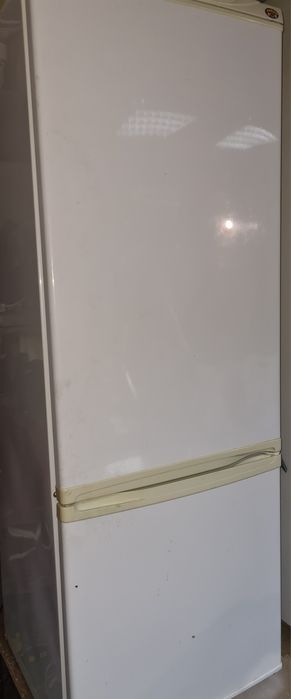 Холодильник 2-х камерний