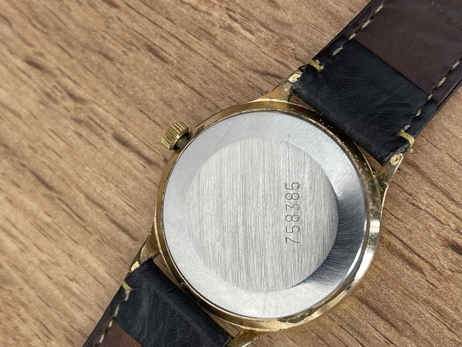 Годинник позолочений AU10