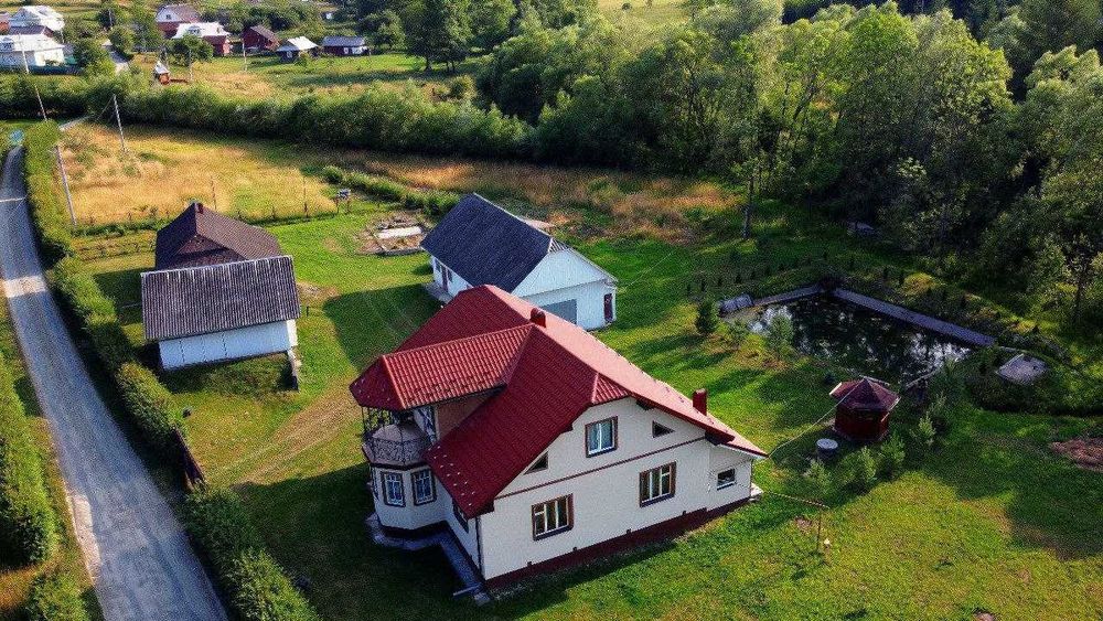 Продається будинок з ділянкою і меблями