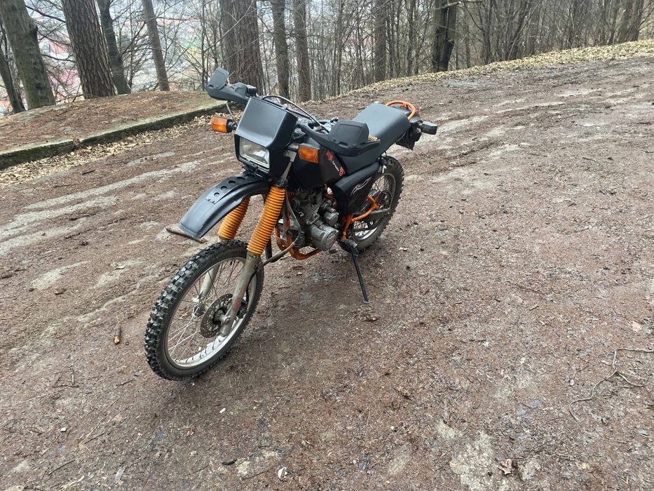 Мотоцикл Ктм    .