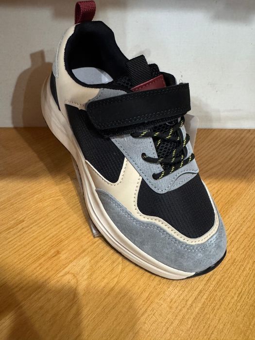 Продам дитяче взуття