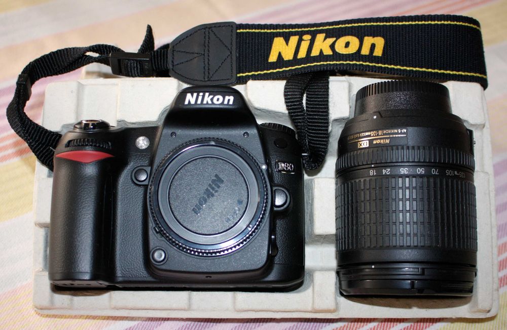 Nikon D80 kit (Corpo, Lente, Punho)