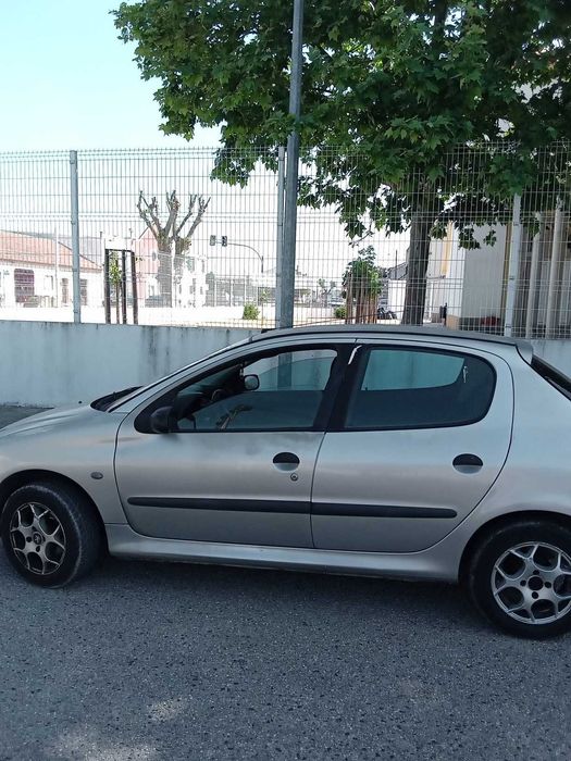 Peugeot 206 ano 2001