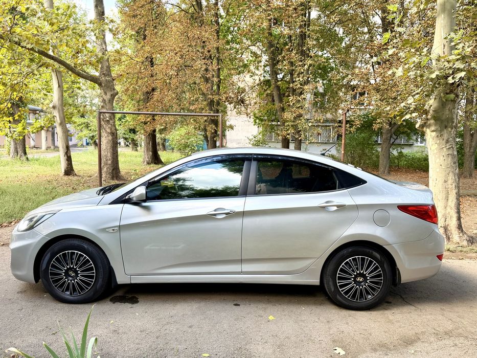 Hyundai Accent 2011г Полноценый Автомат