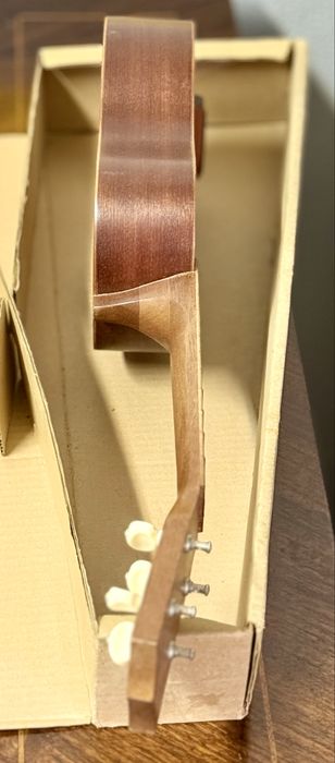 Vintage Ukelele Mitubagakki