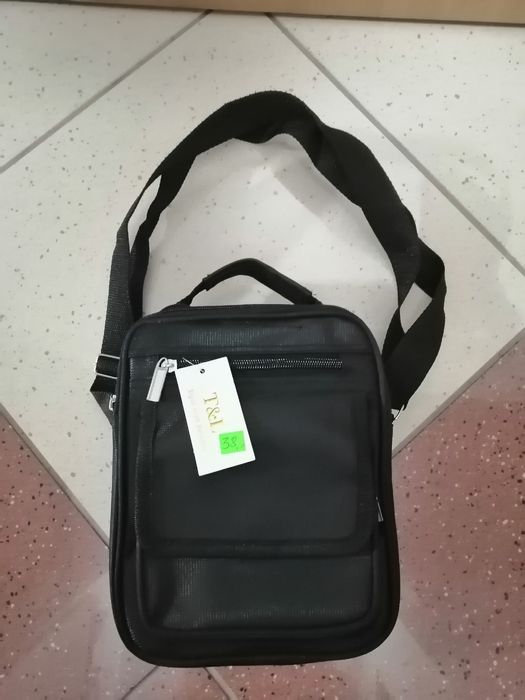 Saszetka na ramię. WYPRZEDAZ.