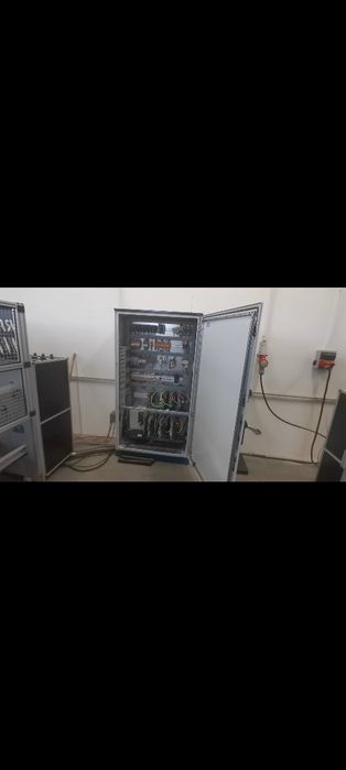 Automatyczna przewijarka do folii stretch i pre stretch beztubowej (coreless)
