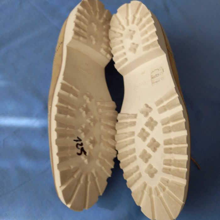 Damskie półbuty SOLO FEMME w rozmiarze 39.