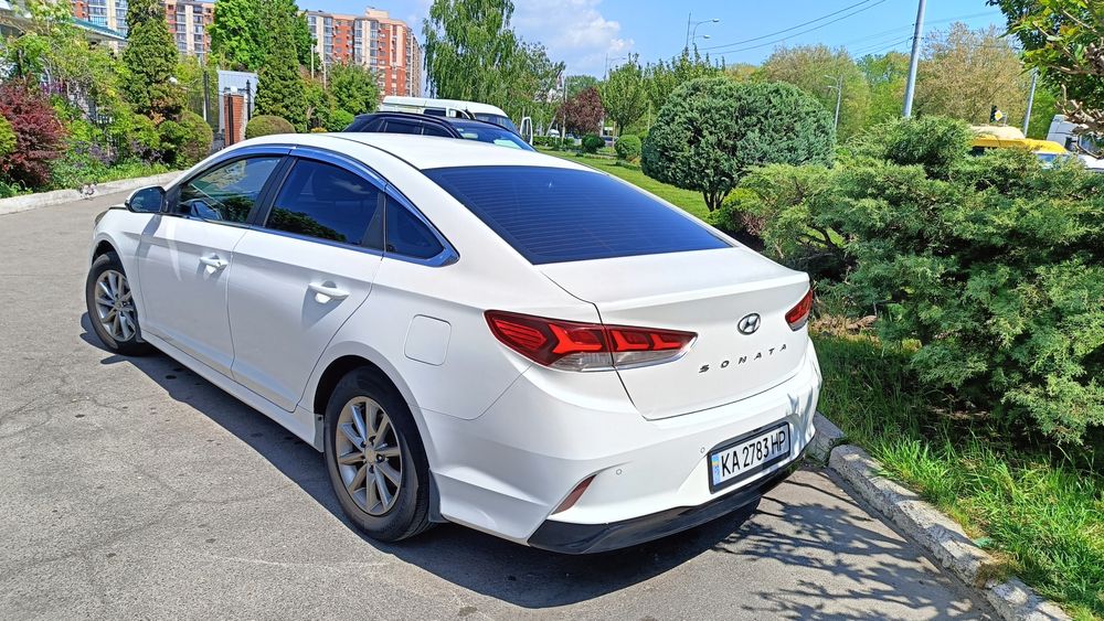 Авто в оренду Hyundai Sonata