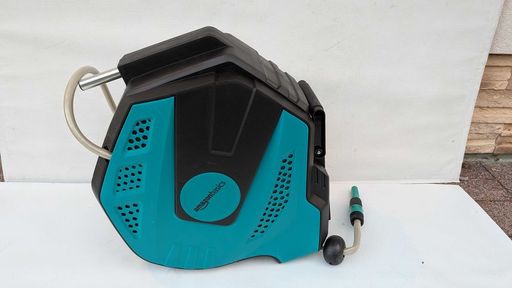 Bęben z wężem ogrodowym Amazon Basics 25m